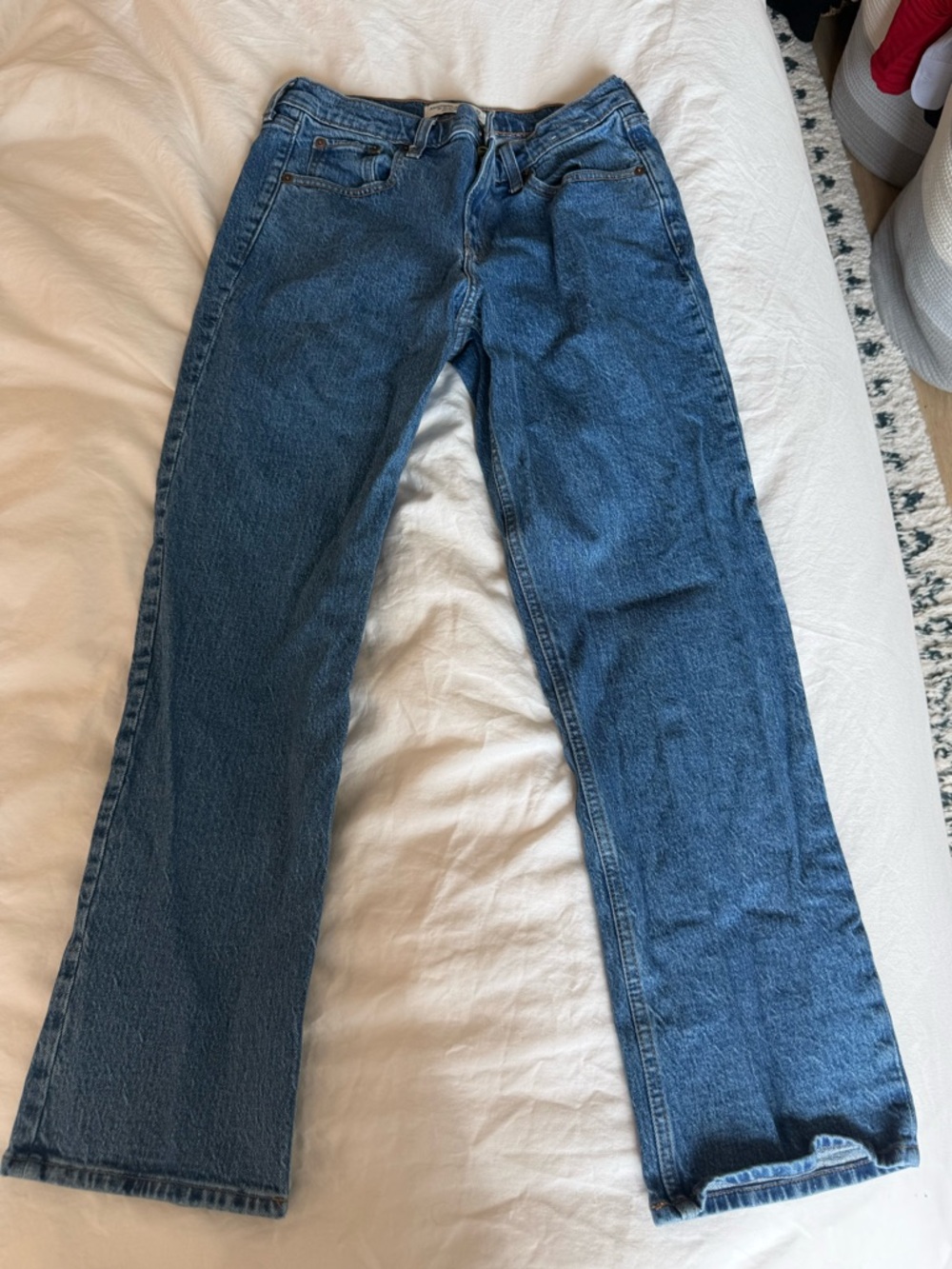 Abercrombie 90s Straight Mid Rise in 29 short